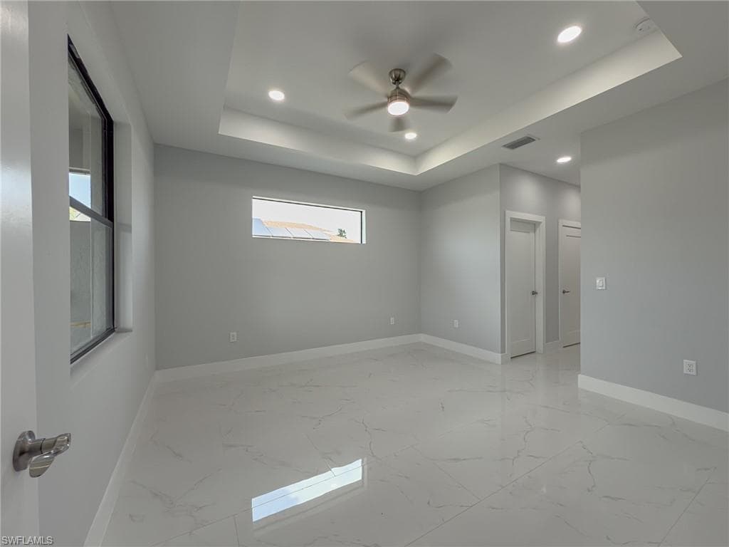417 Paddock ST-14