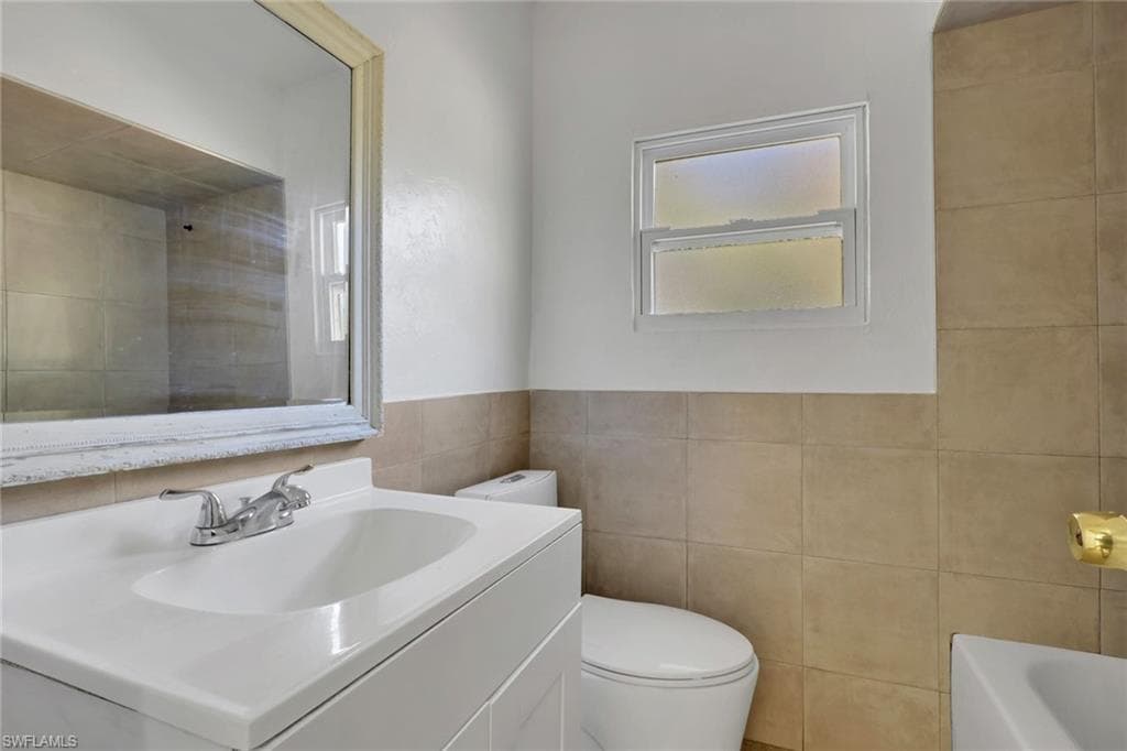 2933 Jackson ST-23