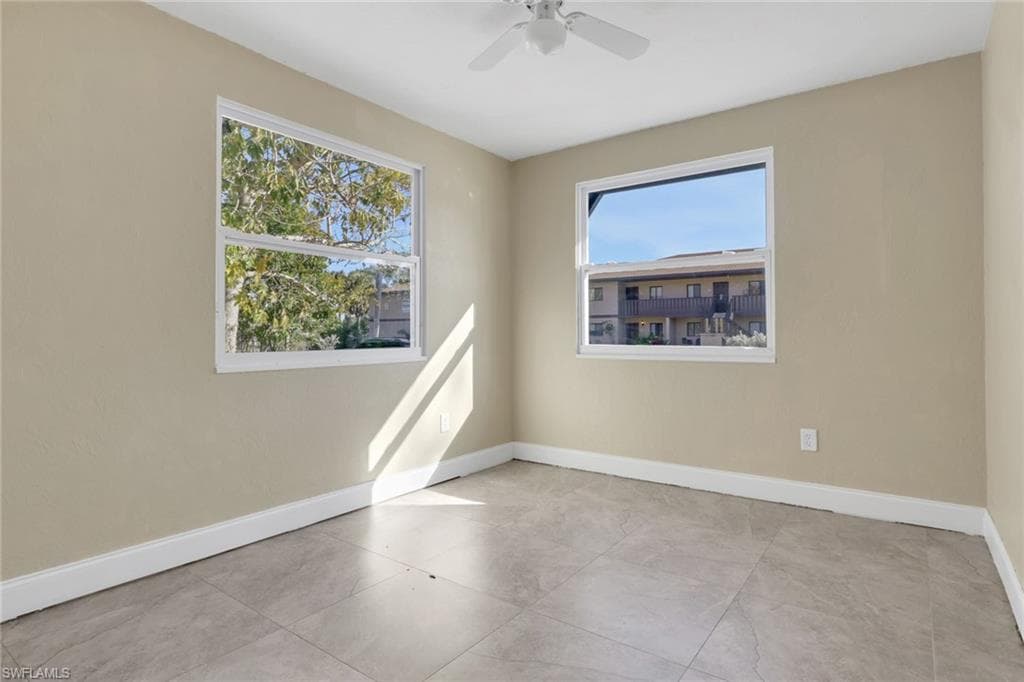 2933 Jackson ST-16