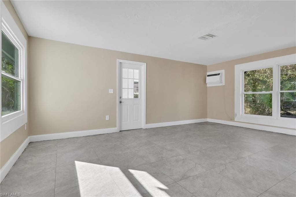 2933 Jackson ST-7