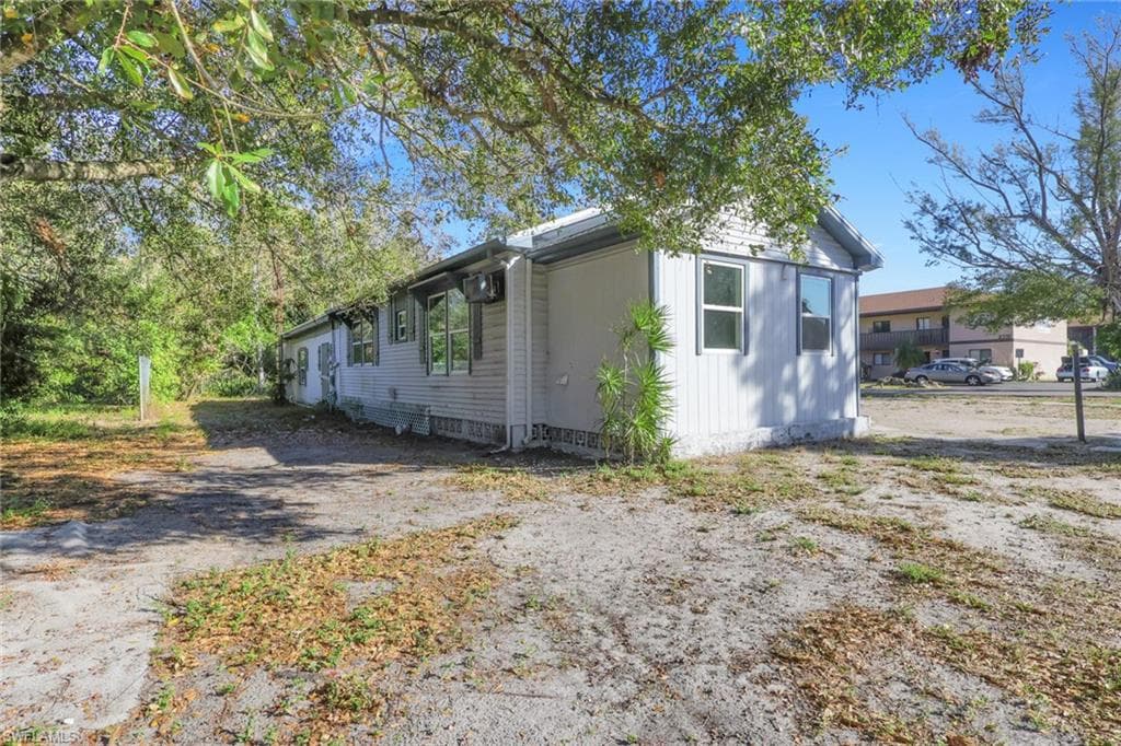 2933 Jackson ST-3