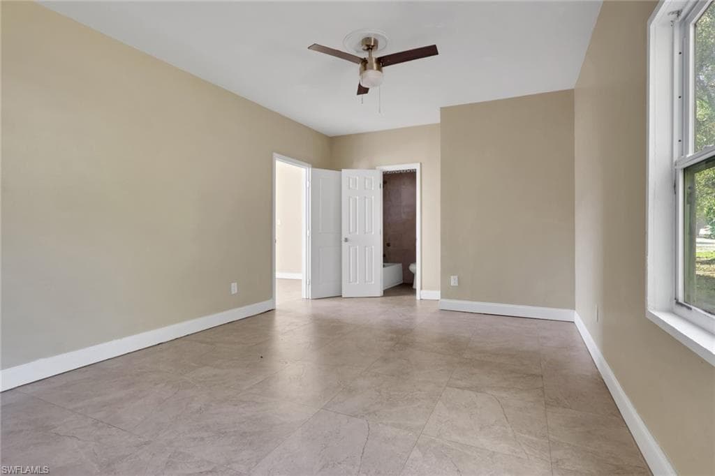 2933 Jackson ST-32