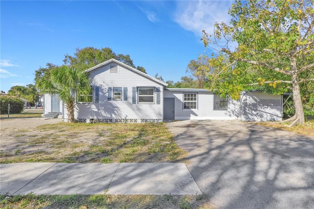 2933 Jackson ST-1