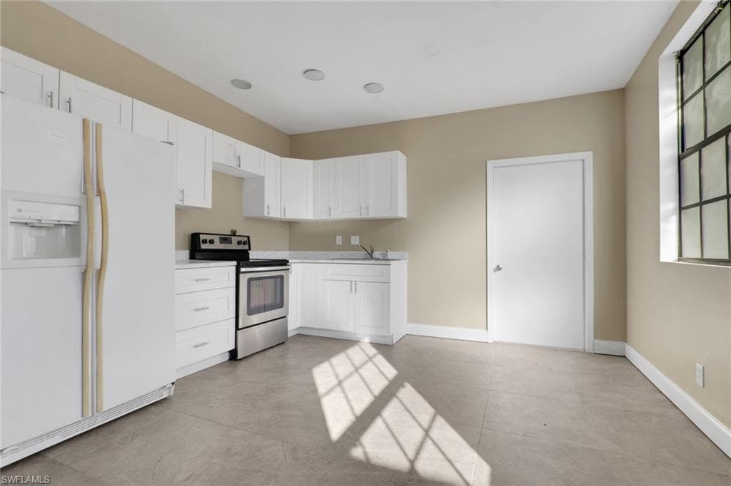 2933 Jackson ST-28
