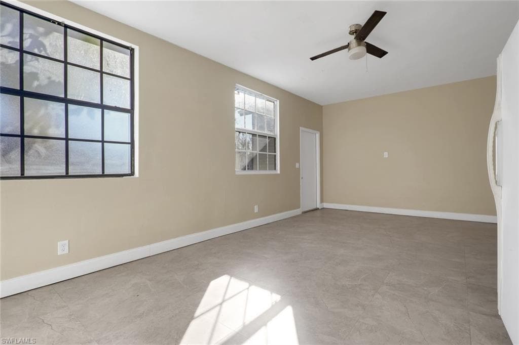 2933 Jackson ST-30