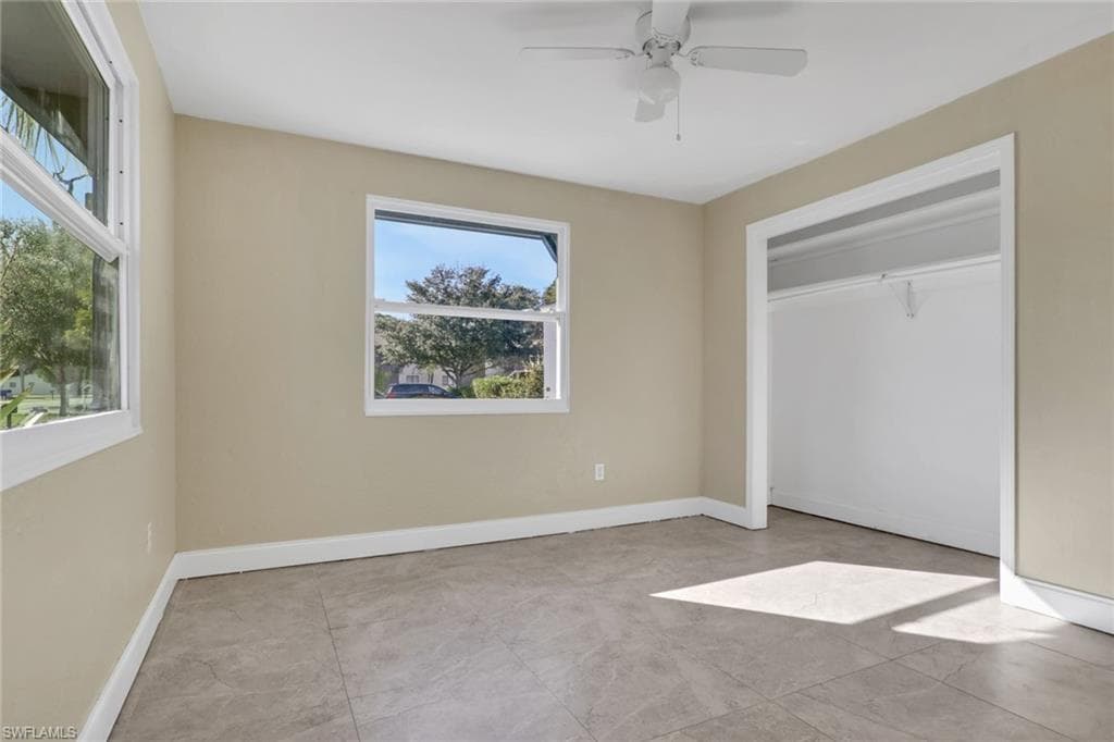 2933 Jackson ST-18