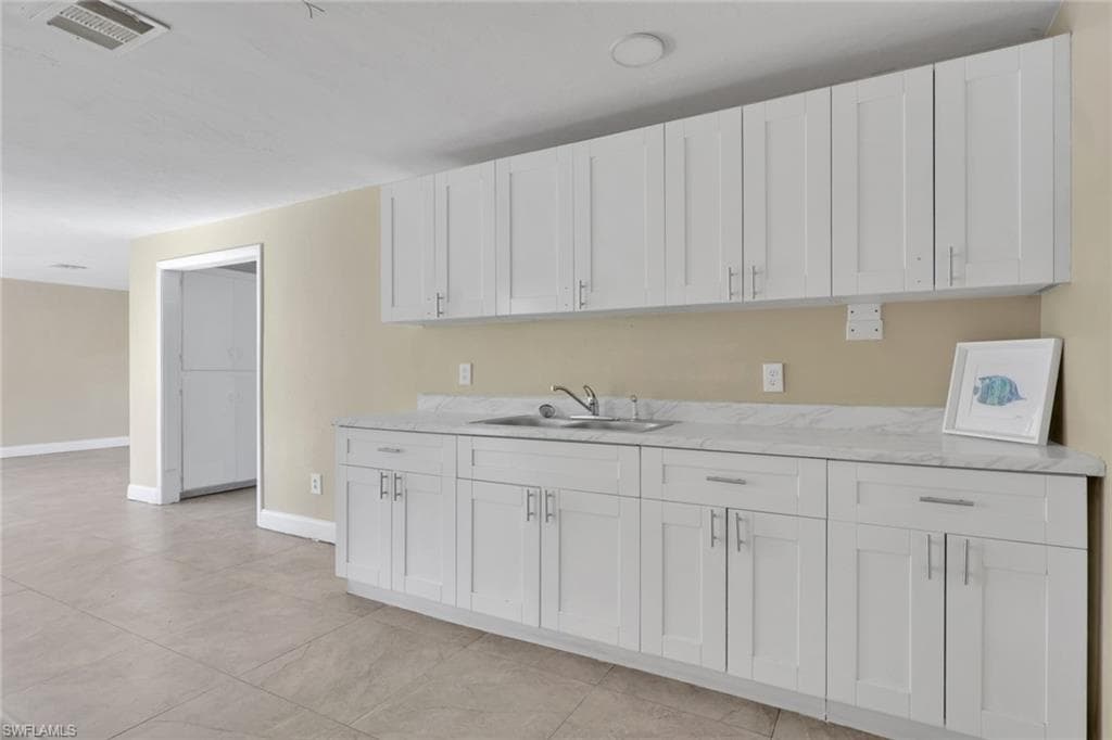 2933 Jackson ST-15