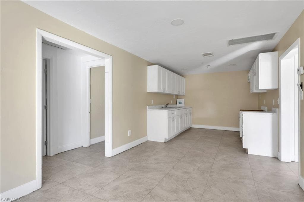 2933 Jackson ST-11