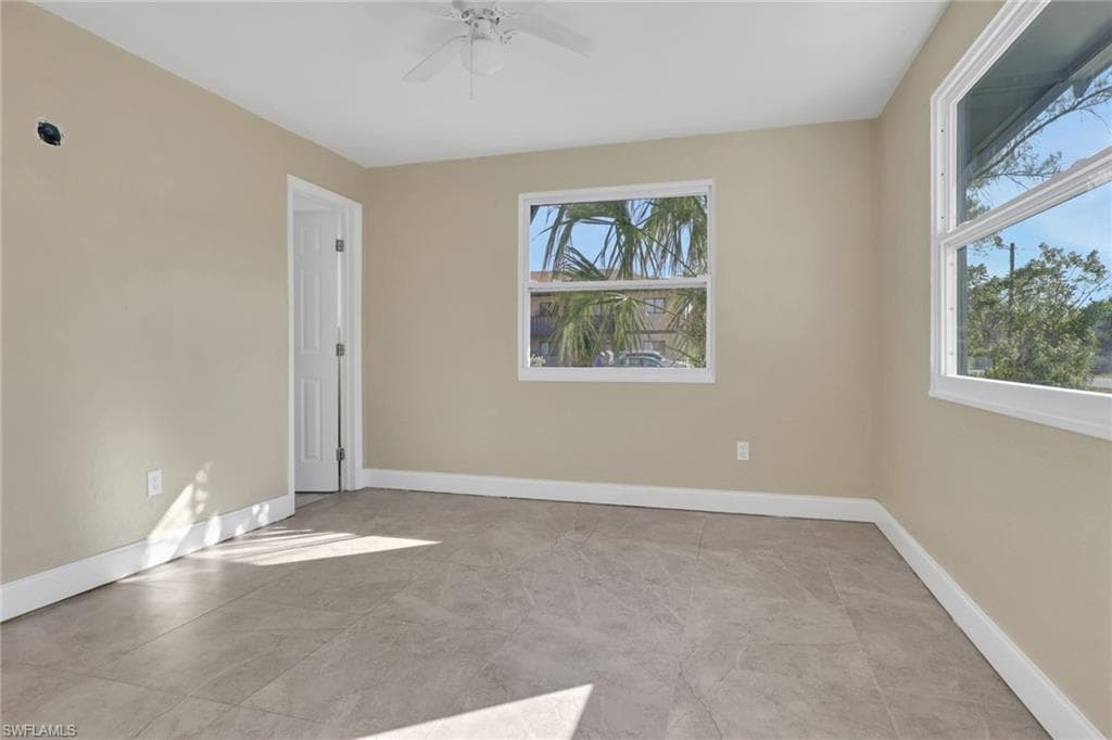 2933 Jackson ST-19