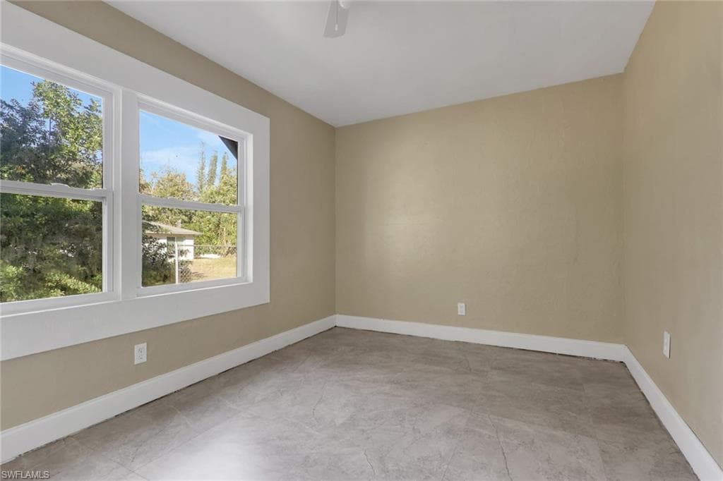 2933 Jackson ST-21