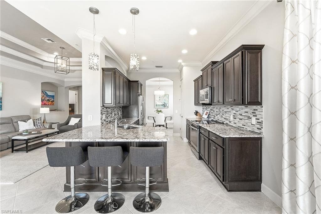 12045 Covent Garden CT 2103-7