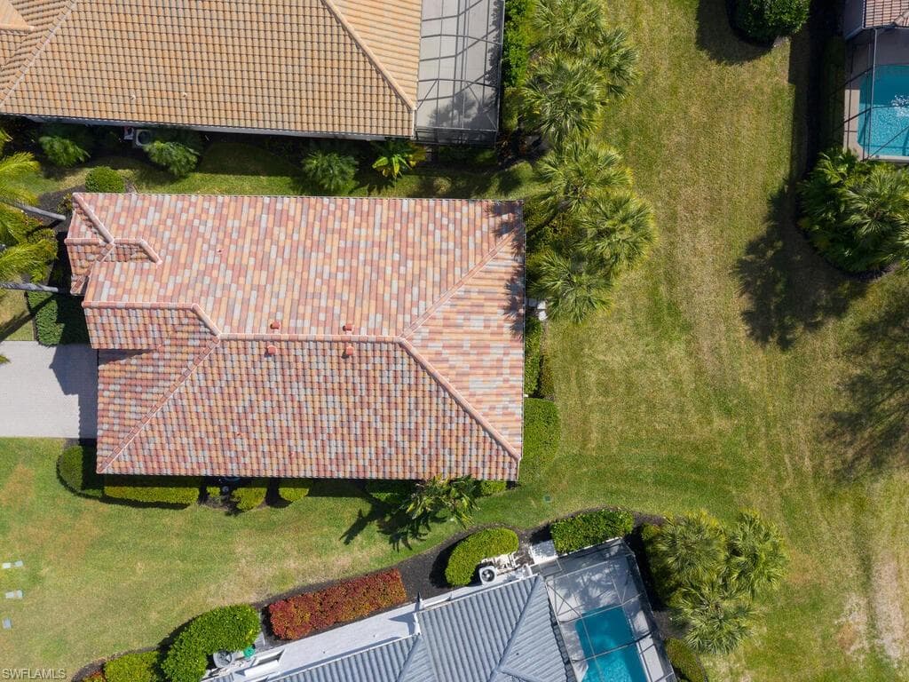 10000 Isola WAY-23