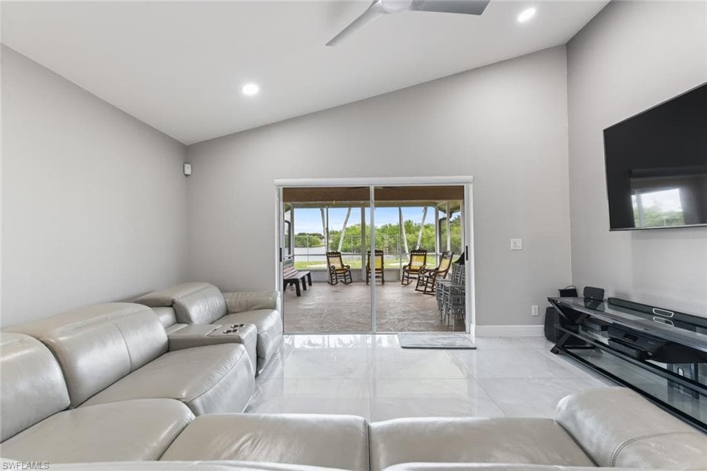 15613 Beachcomber AVE-23