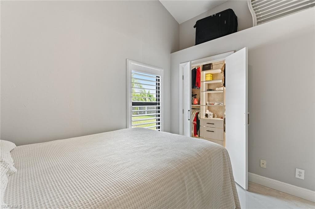 15613 Beachcomber AVE-27
