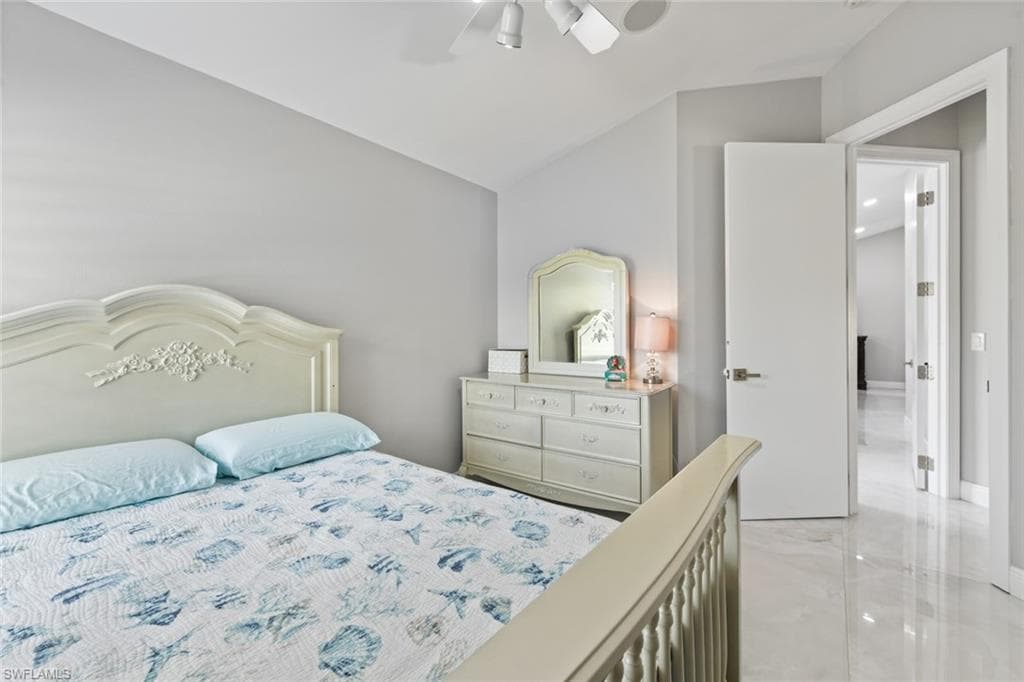 15613 Beachcomber AVE-30