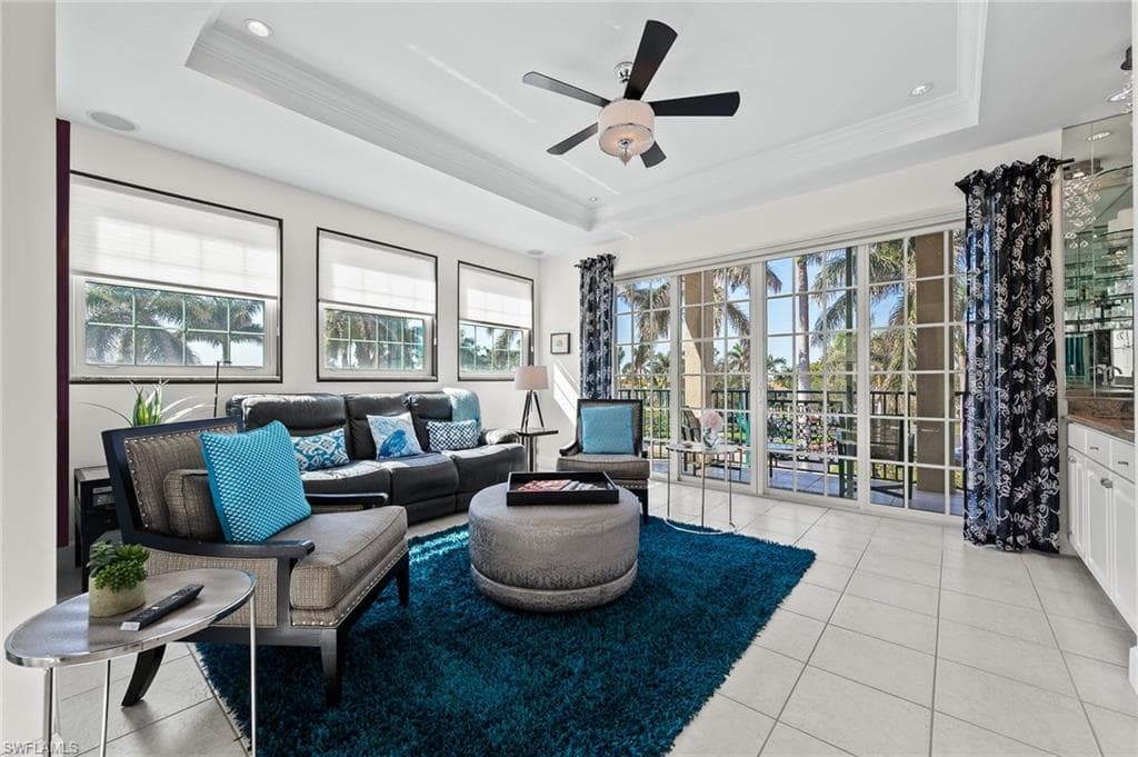 11160 Harbour Yacht CT B-12