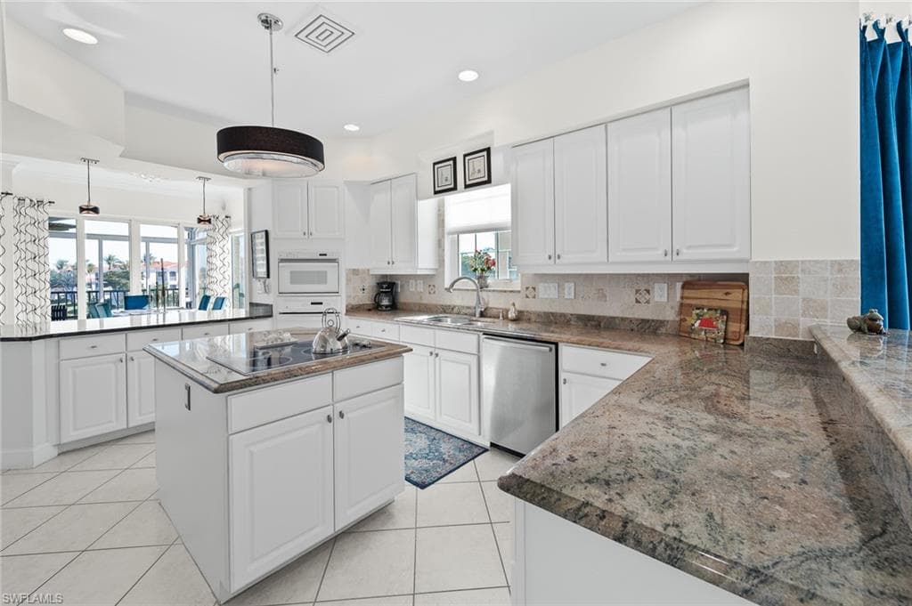 11160 Harbour Yacht CT B-6