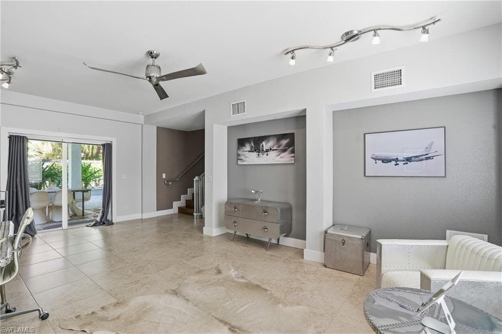 1205 Caloosa DR-23