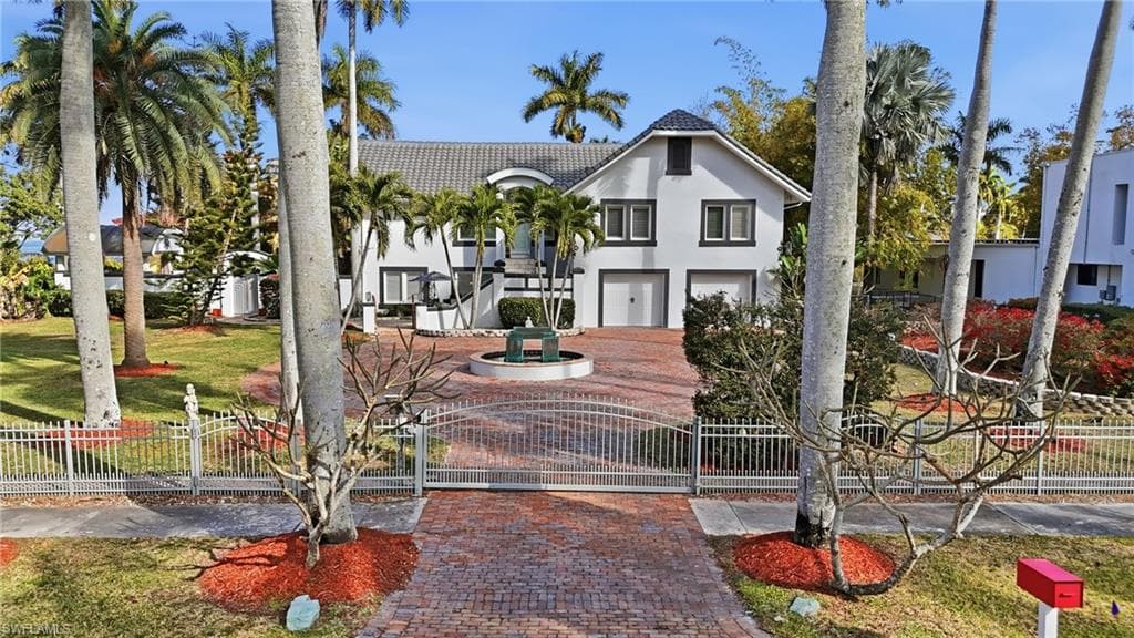 1205 Caloosa DR-2