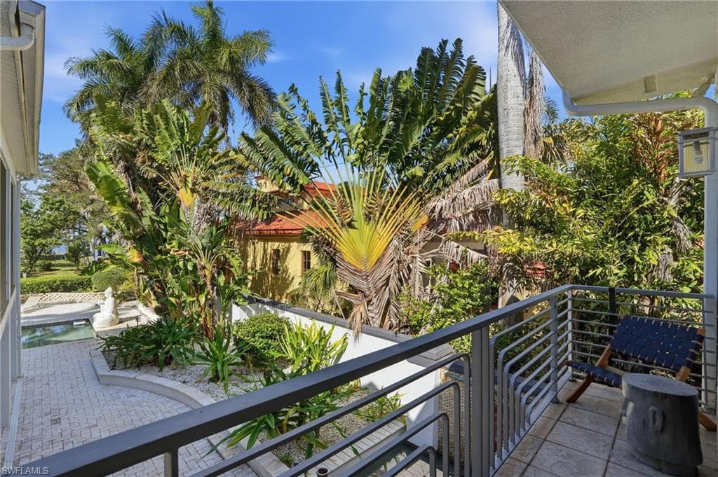 1205 Caloosa DR-17