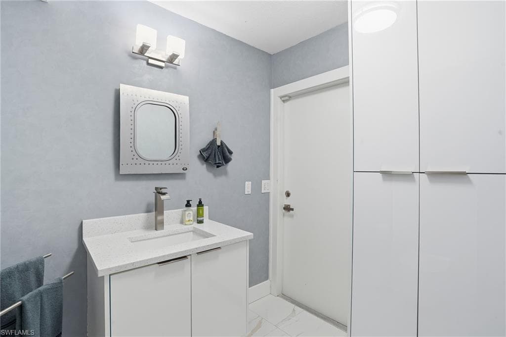 1205 Caloosa DR-33