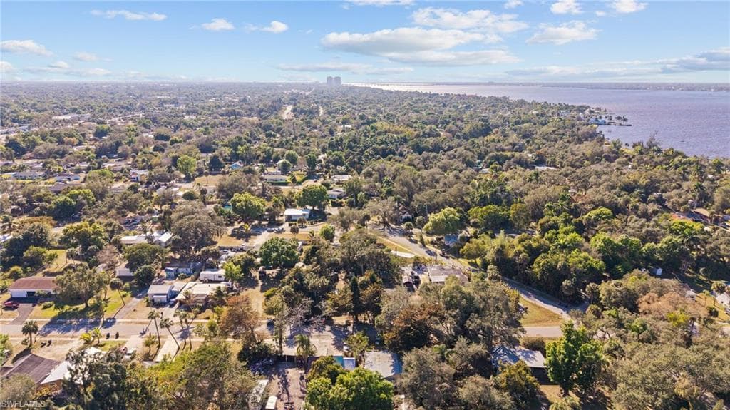 260 Delray AVE-23