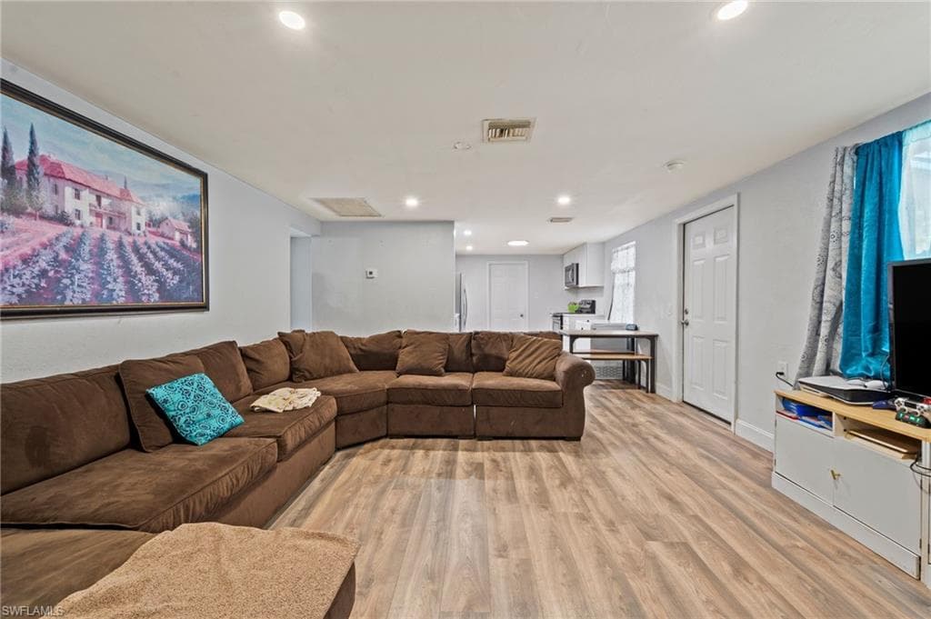 260 Delray AVE-6