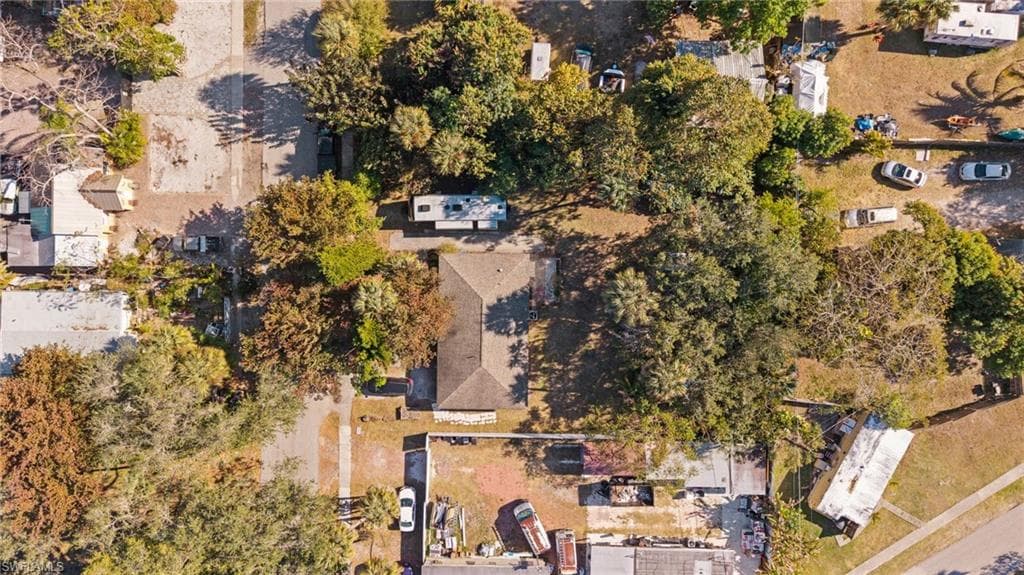 260 Delray AVE-17