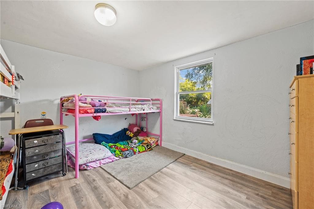 260 Delray AVE-12
