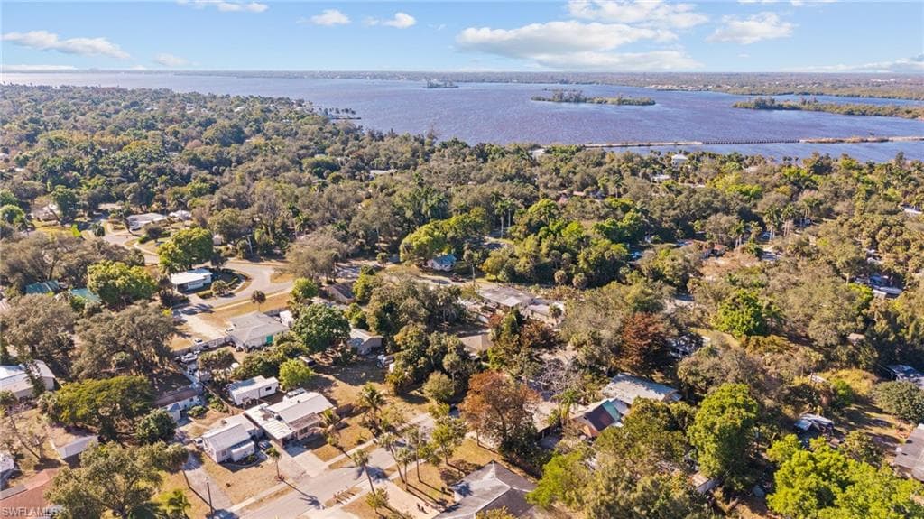 260 Delray AVE-22