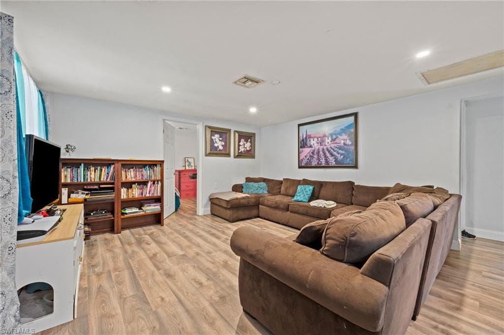 260 Delray AVE-7