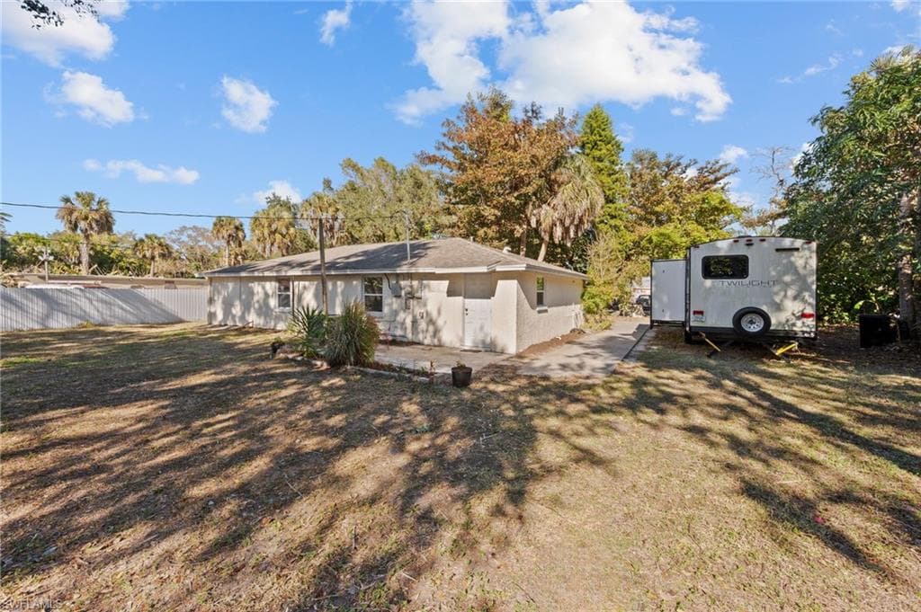 260 Delray AVE-28