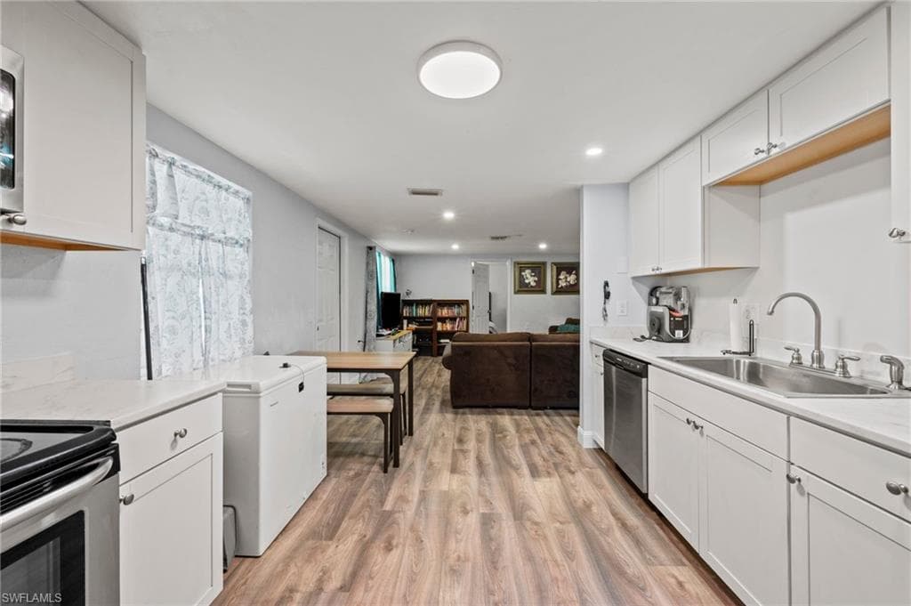 260 Delray AVE-5