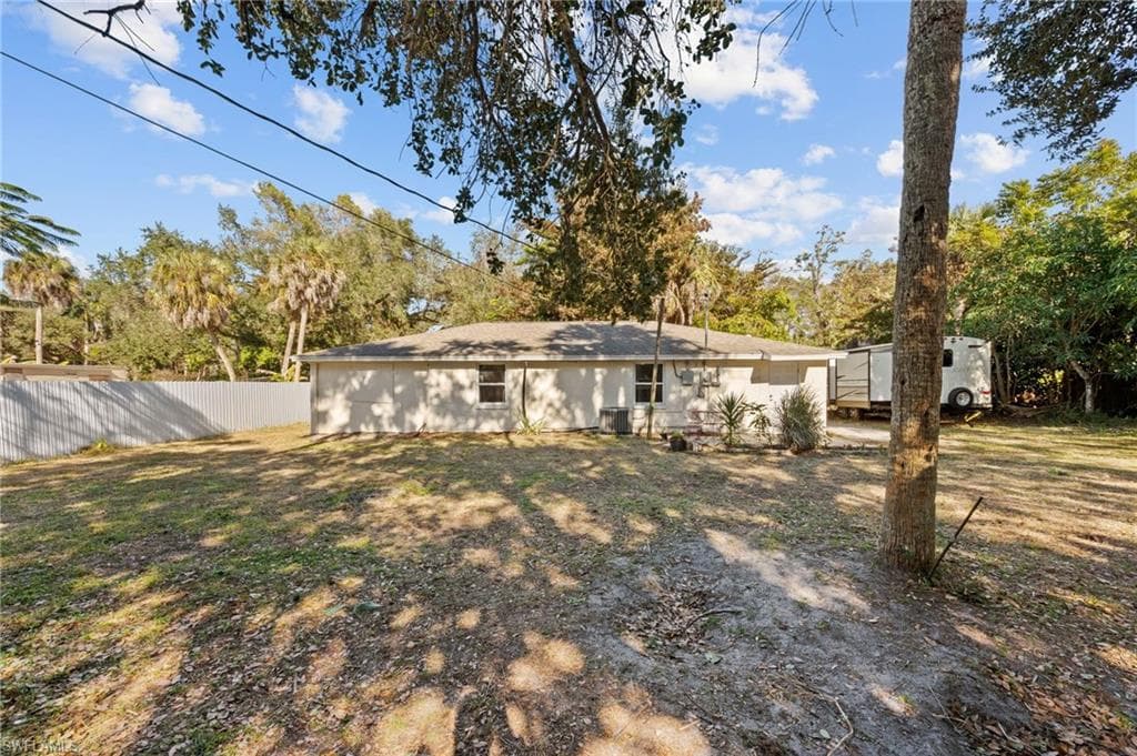 260 Delray AVE-30