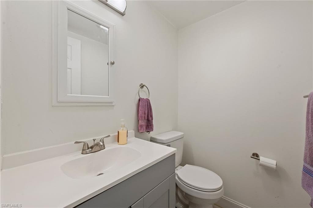 260 Delray AVE-10
