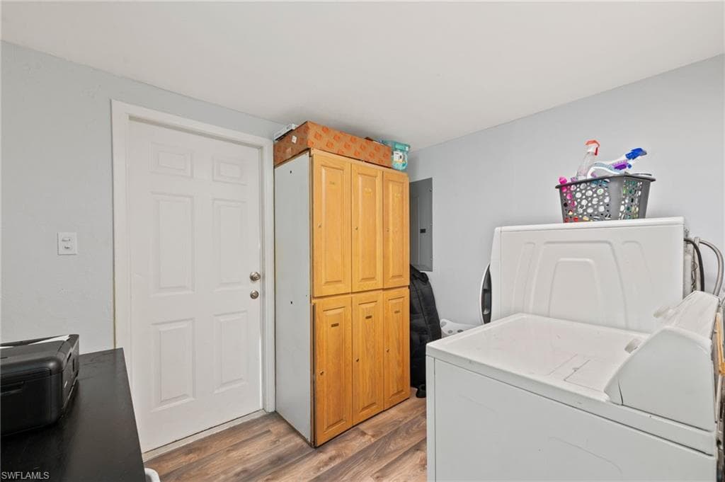 260 Delray AVE-11