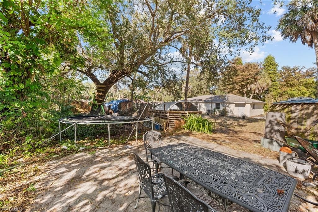 260 Delray AVE-29