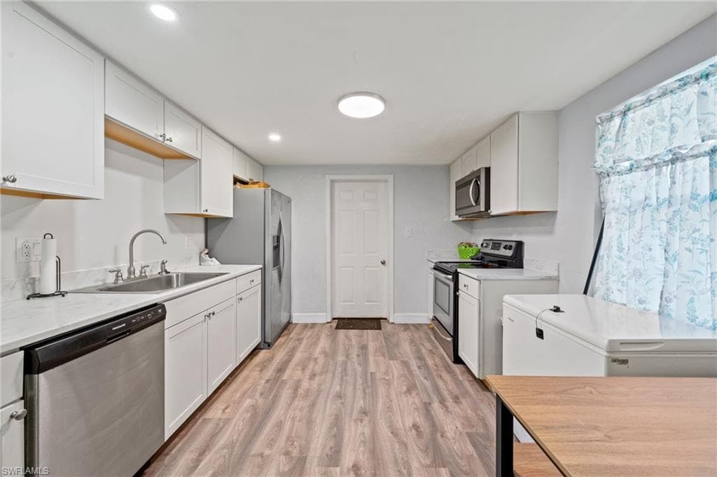 260 Delray AVE-4