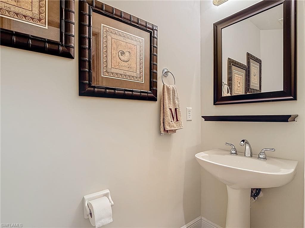 5710 Kensington LOOP-20