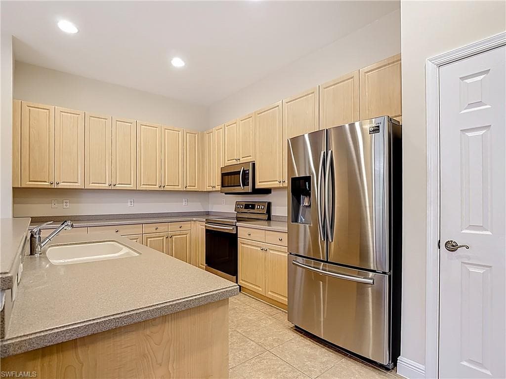 5710 Kensington LOOP-14