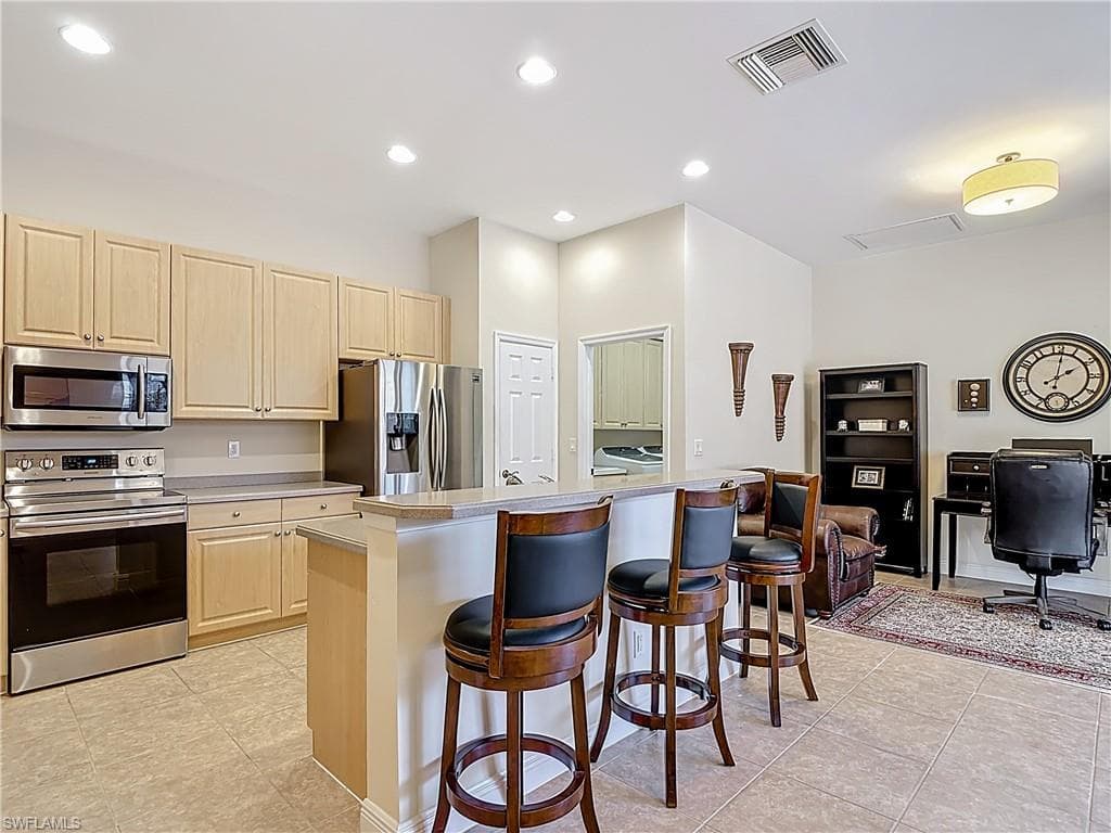 5710 Kensington LOOP-11