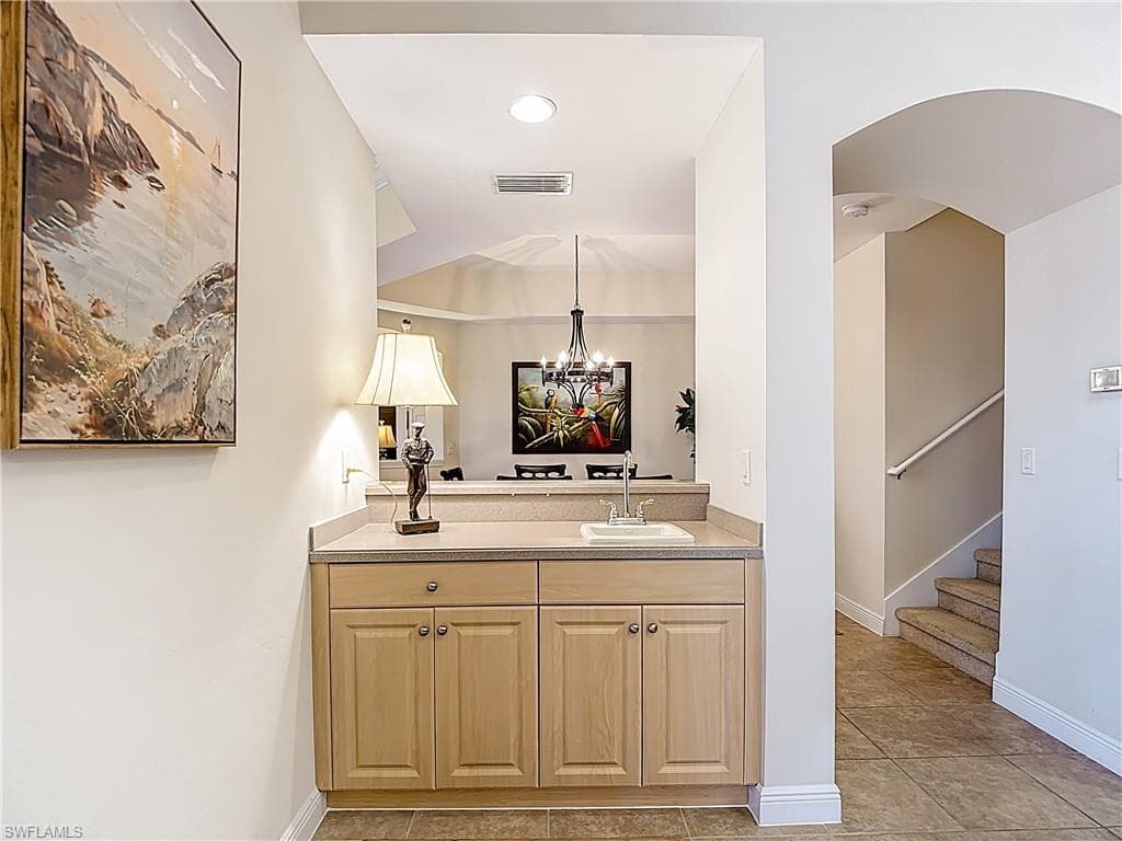 5710 Kensington LOOP-19