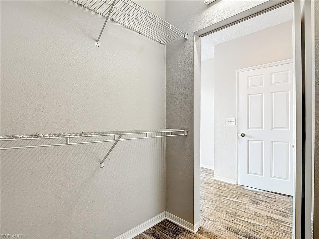 11490 Villa Grand 205-27