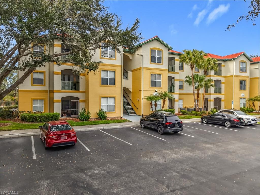 11490 Villa Grand 205-2