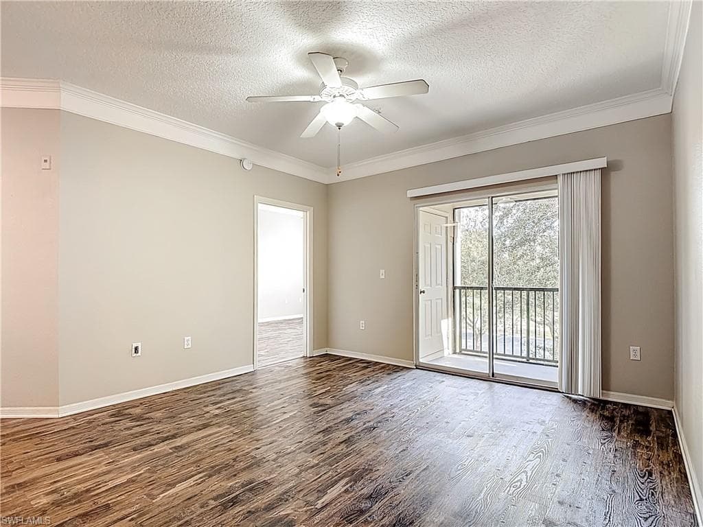 11490 Villa Grand 205-17