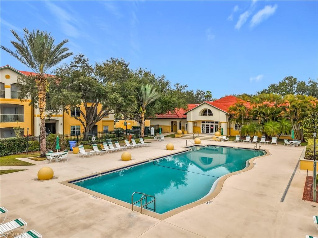 11490 Villa Grand 205-47