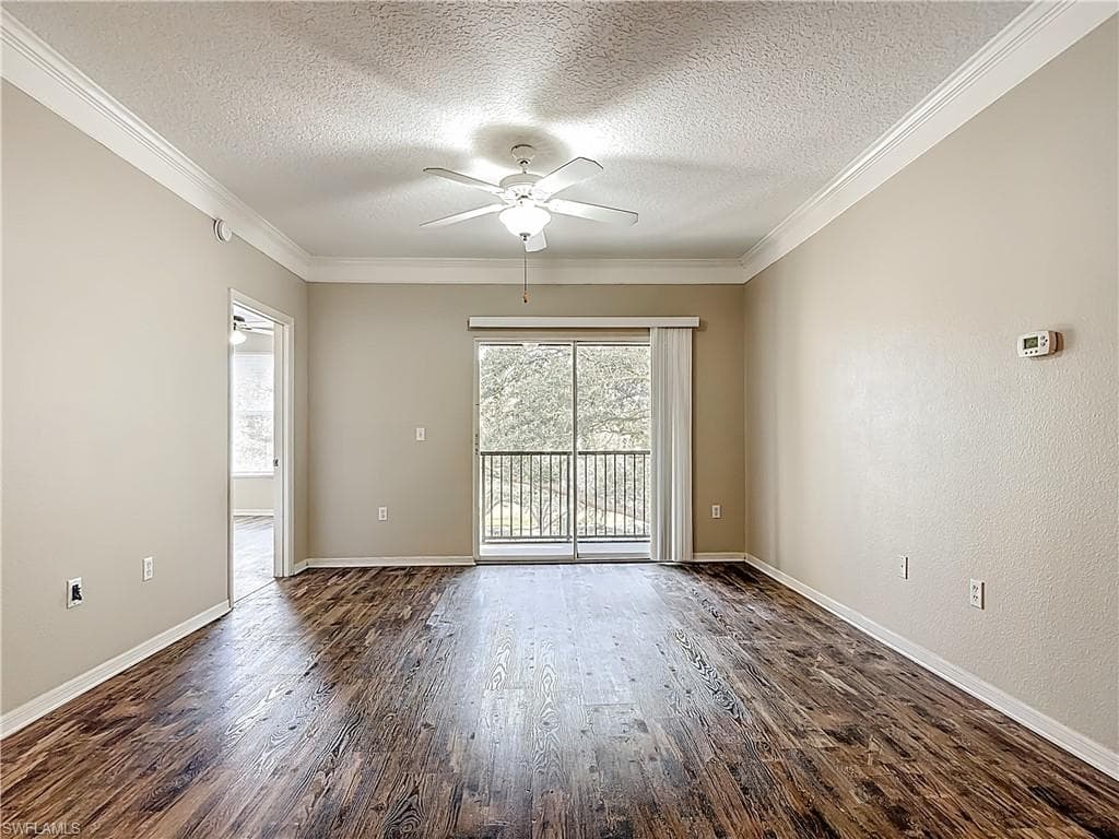 11490 Villa Grand 205-16