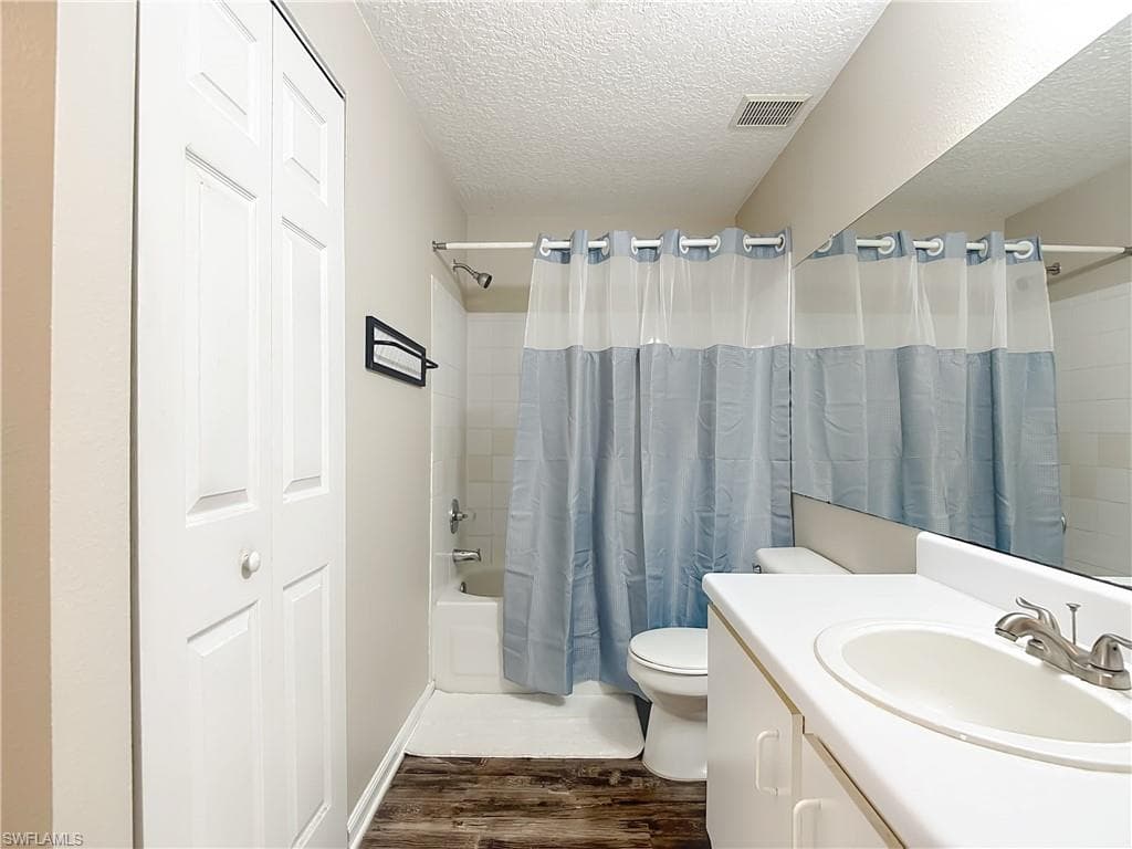 11490 Villa Grand 205-36