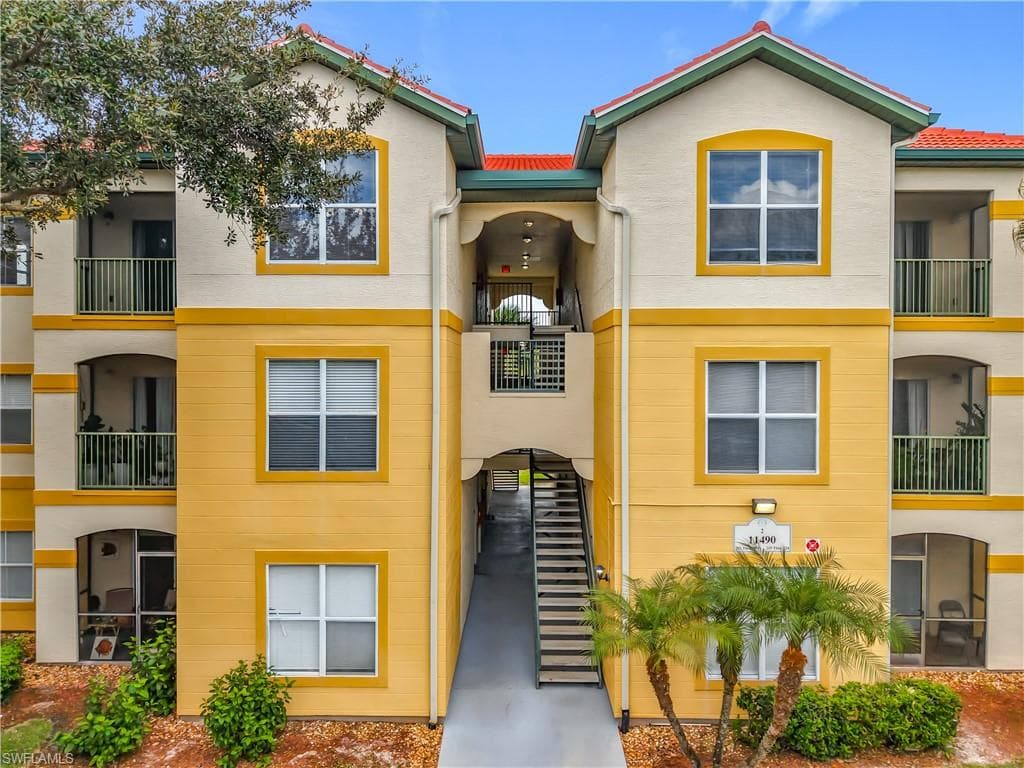 11490 Villa Grand 205-1