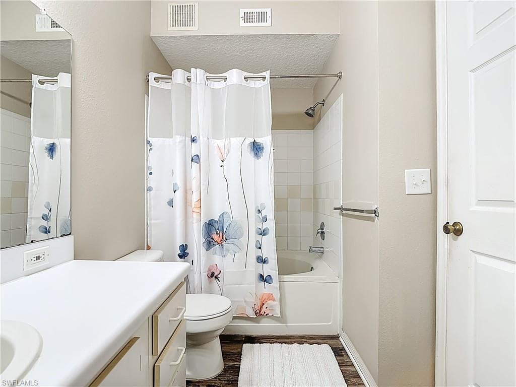 11490 Villa Grand 205-28